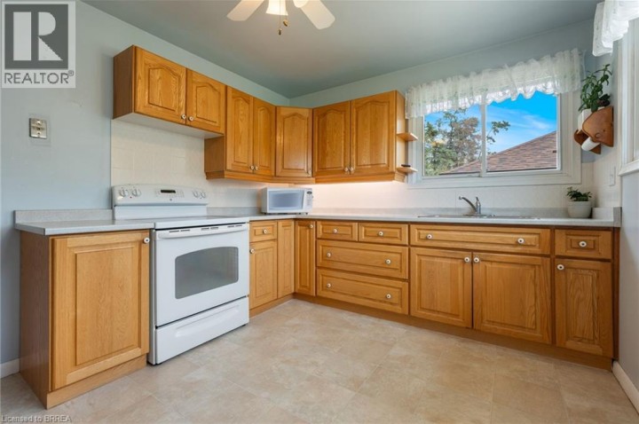 Photo 10 at 404 Grey Street, Echo Place, Brantford