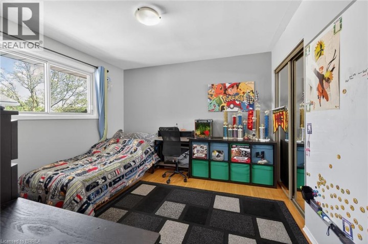 Photo 21 at 2 Coachwood Road, Brier Park, Brantford