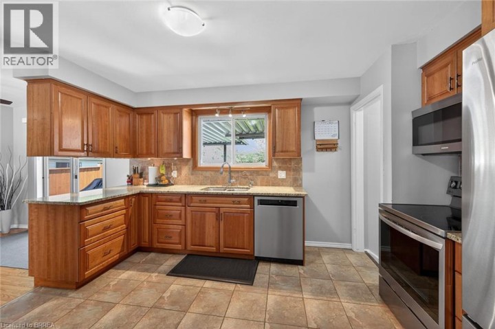 Photo 13 at 2 Coachwood Road, Brier Park, Brantford