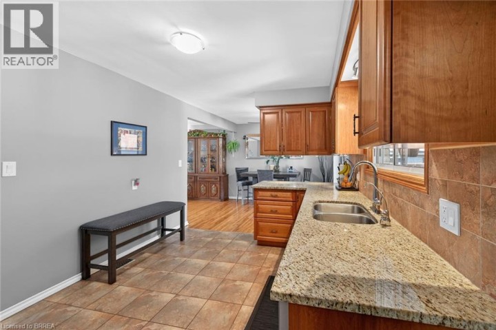 Photo 10 at 2 Coachwood Road, Brier Park, Brantford