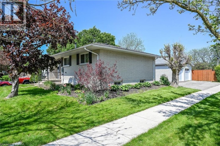 Photo 2 at 2 Coachwood Road, Brier Park, Brantford