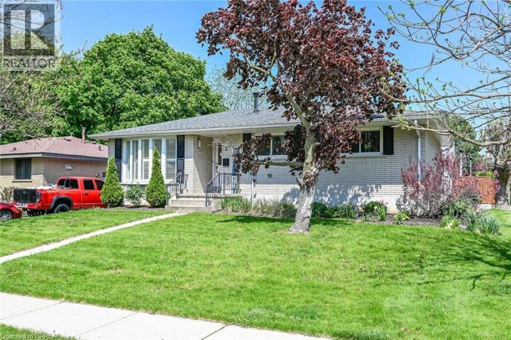 Photo 37 at 2 Coachwood Road, Brier Park, Brantford