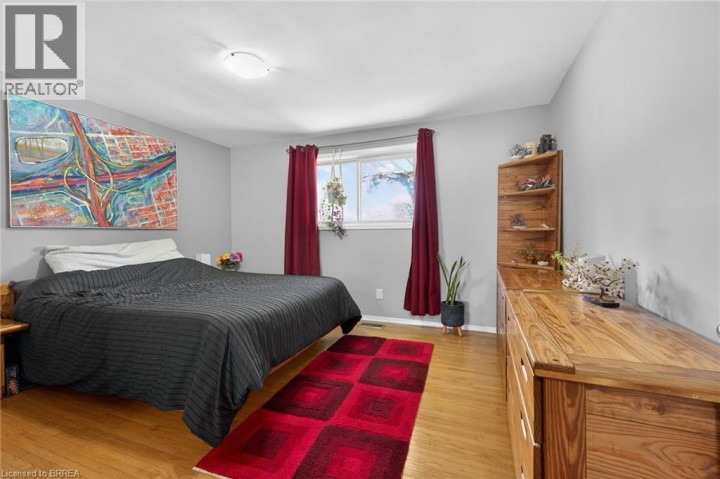 Photo 18 at 2 Coachwood Road, Brier Park, Brantford