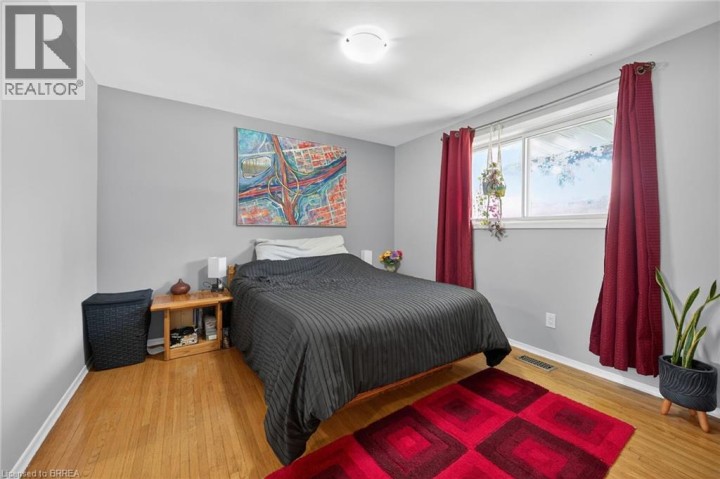 Photo 19 at 2 Coachwood Road, Brier Park, Brantford