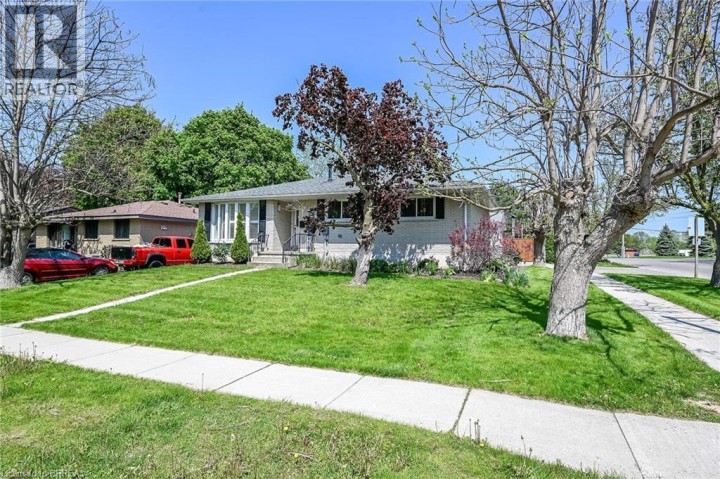 Photo 36 at 2 Coachwood Road, Brier Park, Brantford