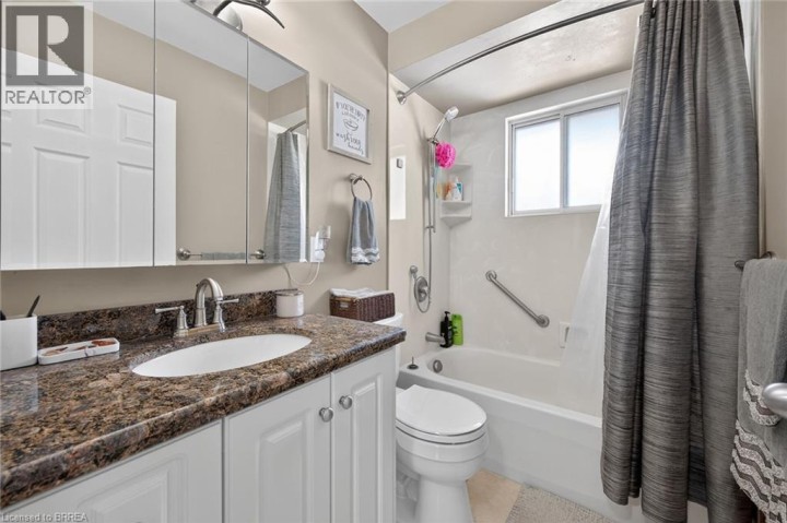 Photo 24 at 2 Coachwood Road, Brier Park, Brantford