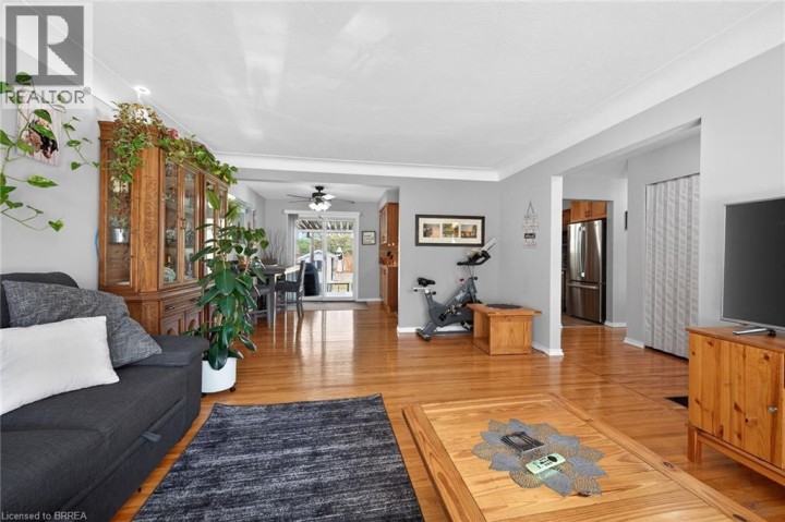 Photo 7 at 2 Coachwood Road, Brier Park, Brantford
