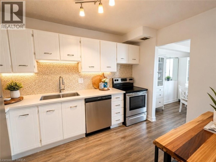Photo 5 at 901 - 640 West Street, Fairview / Greenbrier, Brantford