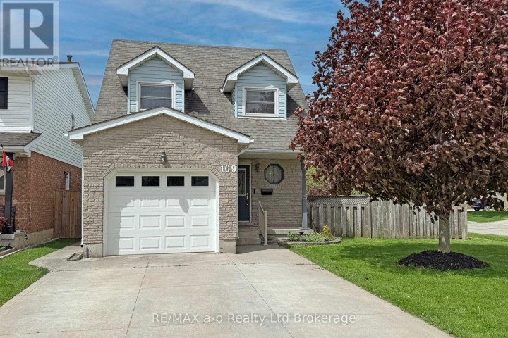 Photo 7 at 169 Diefenbaker Drive, Woodstock - North, Woodstock