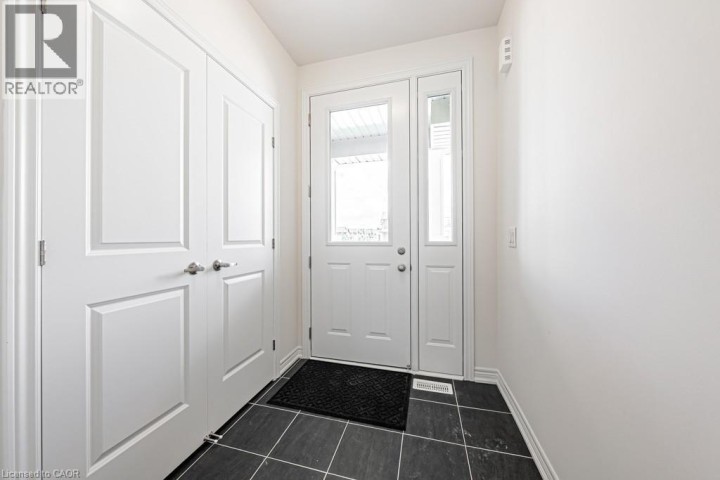 Photo 3 at 291 Raymond Road, Meadowlands, Ancaster