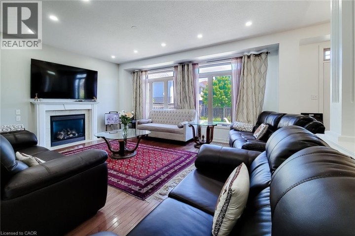 Photo 10 at 197 Cloverleaf Drive, Meadowlands, Ancaster