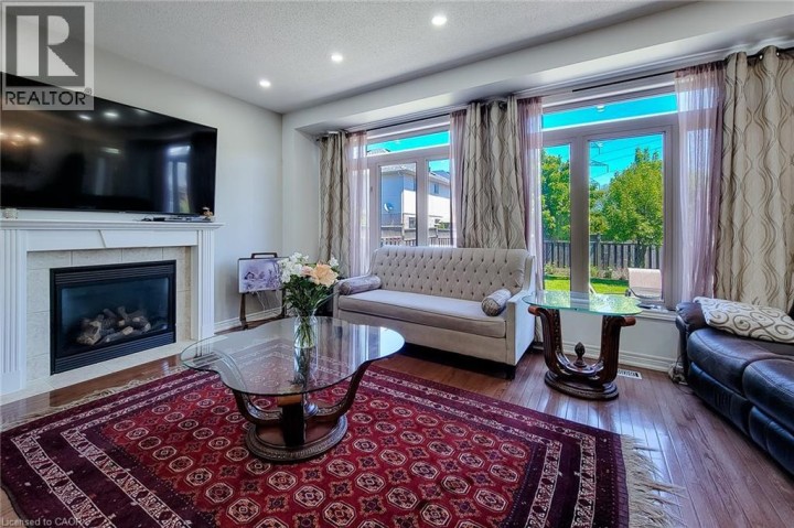 Photo 11 at 197 Cloverleaf Drive, Meadowlands, Ancaster