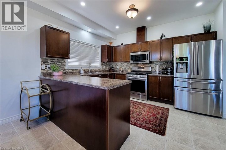 Photo 18 at 197 Cloverleaf Drive, Meadowlands, Ancaster