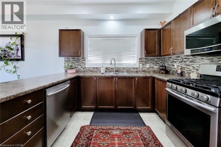 Photo 19 at 197 Cloverleaf Drive, Meadowlands, Ancaster