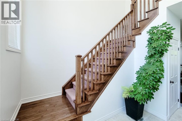 Photo 23 at 197 Cloverleaf Drive, Meadowlands, Ancaster