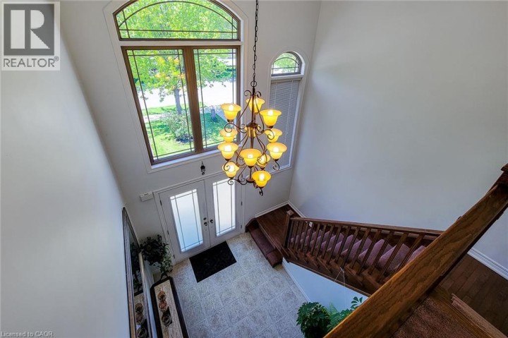 Photo 5 at 197 Cloverleaf Drive, Meadowlands, Ancaster