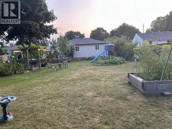 Photo 12 at 11 James Avenue, Echo Place, Brantford