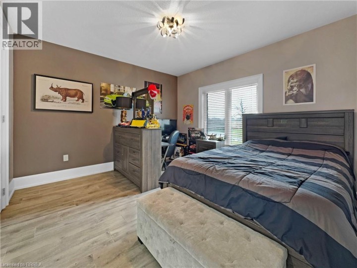 Photo 22 at 18 Harper Boulevard, Tutela Heights, Brantford
