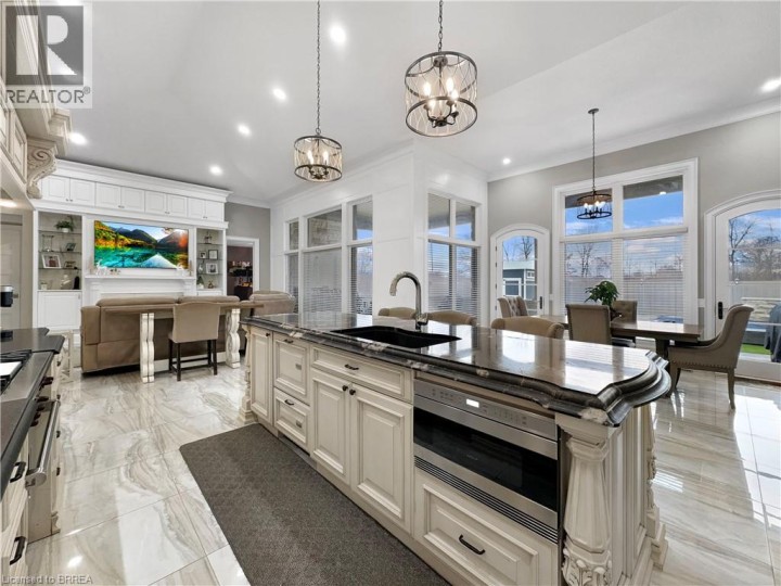 Photo 4 at 18 Harper Boulevard, Tutela Heights, Brantford