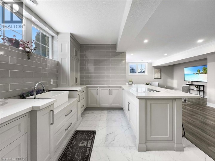 Photo 30 at 18 Harper Boulevard, Tutela Heights, Brantford