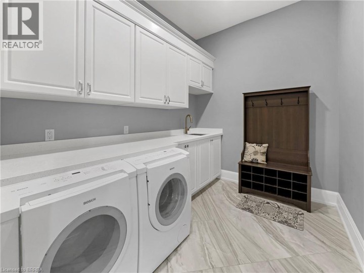 Photo 25 at 18 Harper Boulevard, Tutela Heights, Brantford
