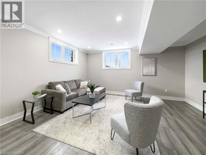 Photo 32 at 18 Harper Boulevard, Tutela Heights, Brantford