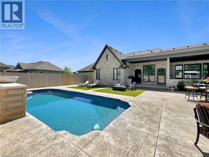 Photo 40 at 18 Harper Boulevard, Tutela Heights, Brantford
