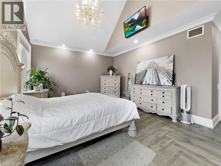 Photo 16 at 18 Harper Boulevard, Tutela Heights, Brantford