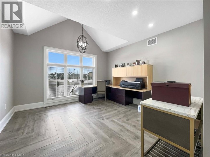 Photo 24 at 18 Harper Boulevard, Tutela Heights, Brantford