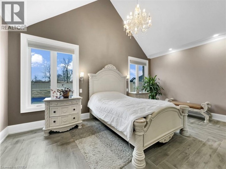 Photo 15 at 18 Harper Boulevard, Tutela Heights, Brantford