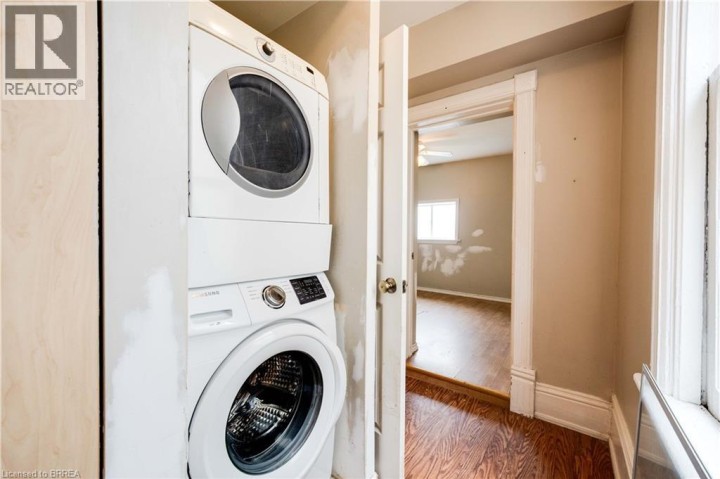 Photo 11 at 300 Dalhousie Street, East Ward, Brantford