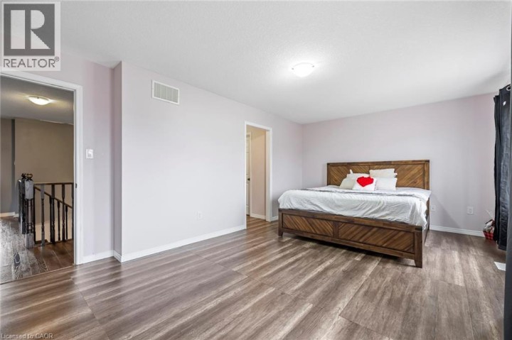Photo 33 at 20 Gillespie Drive, Empire South, Brantford