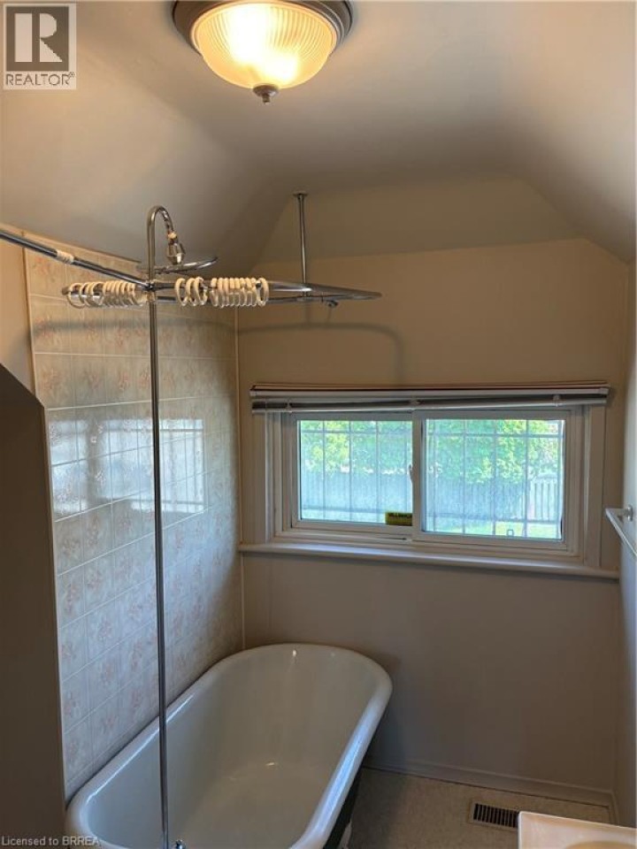 Photo 16 at 385 St. Paul Avenue, Terrace Hill, Brantford