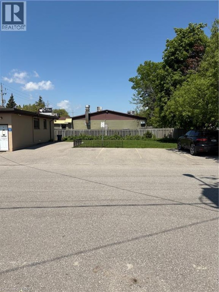 Photo 5 at 385 St. Paul Avenue, Terrace Hill, Brantford