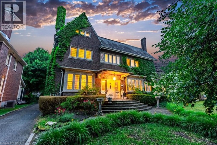 Photo 1 at 122 Dufferin Avenue, Holmedale, Brantford