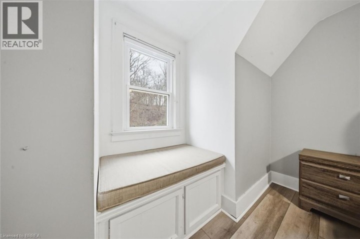 Photo 15 at 7 Barry Drive, Old West Brant, Brantford