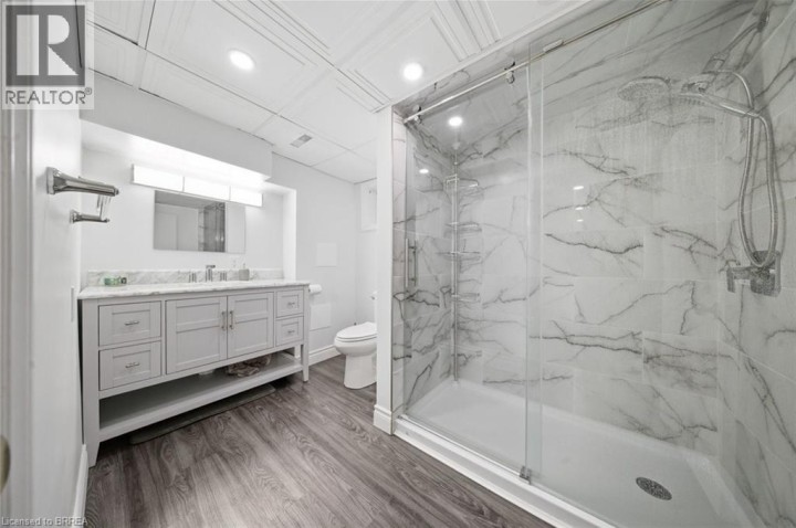 Photo 23 at 7 Barry Drive, Old West Brant, Brantford