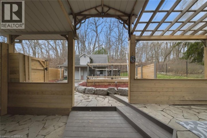 Photo 34 at 7 Barry Drive, Old West Brant, Brantford