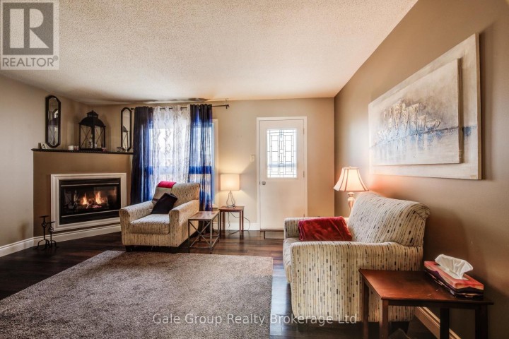 Photo 12 at 20 - 1093 Nellis Street, Woodstock - North, Woodstock