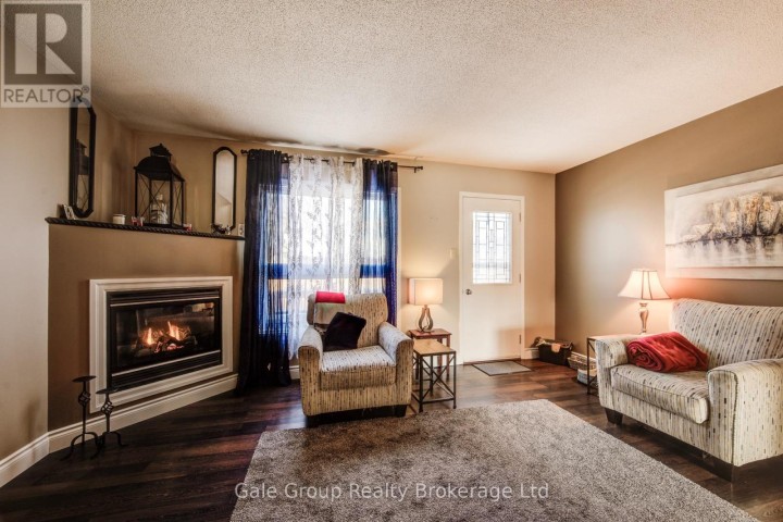 Photo 13 at 20 - 1093 Nellis Street, Woodstock - North, Woodstock