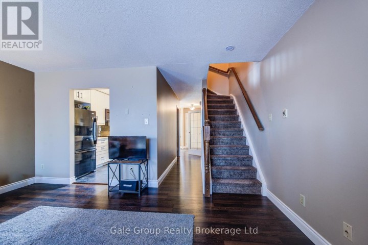 Photo 15 at 20 - 1093 Nellis Street, Woodstock - North, Woodstock