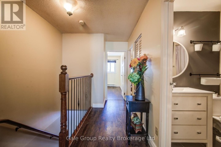 Photo 18 at 20 - 1093 Nellis Street, Woodstock - North, Woodstock