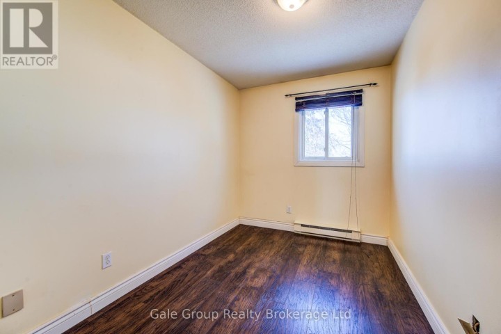 Photo 23 at 20 - 1093 Nellis Street, Woodstock - North, Woodstock
