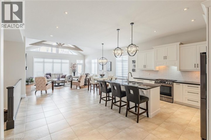 Photo 10 at 5 Moore Boulevard, Tutela Heights, Brantford