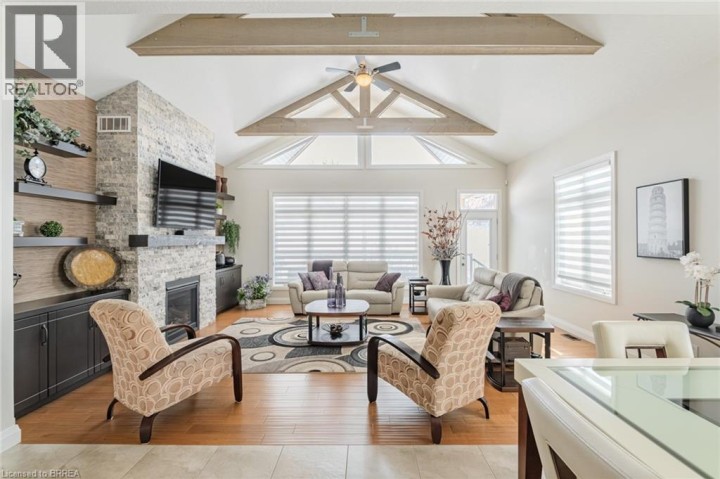 Photo 14 at 5 Moore Boulevard, Tutela Heights, Brantford