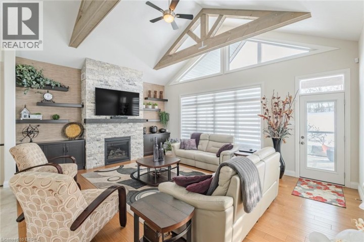 Photo 15 at 5 Moore Boulevard, Tutela Heights, Brantford