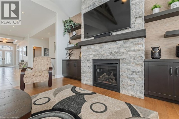 Photo 17 at 5 Moore Boulevard, Tutela Heights, Brantford