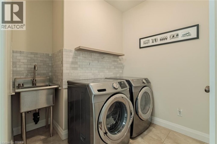 Photo 19 at 5 Moore Boulevard, Tutela Heights, Brantford