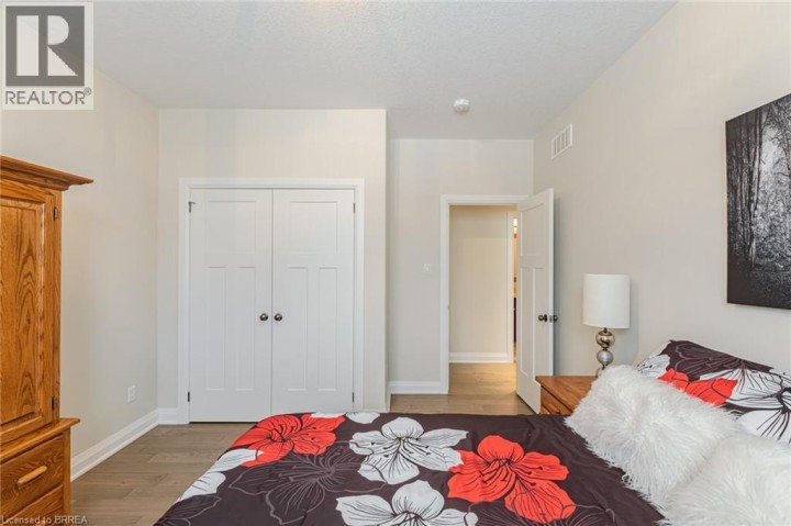 Photo 25 at 5 Moore Boulevard, Tutela Heights, Brantford