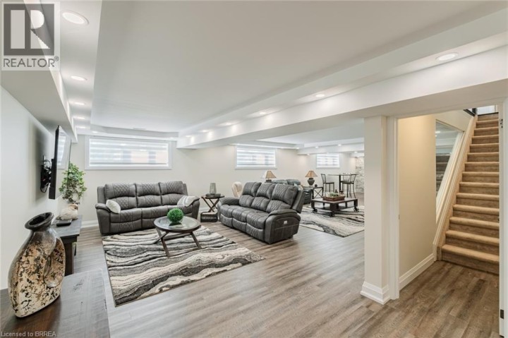 Photo 30 at 5 Moore Boulevard, Tutela Heights, Brantford